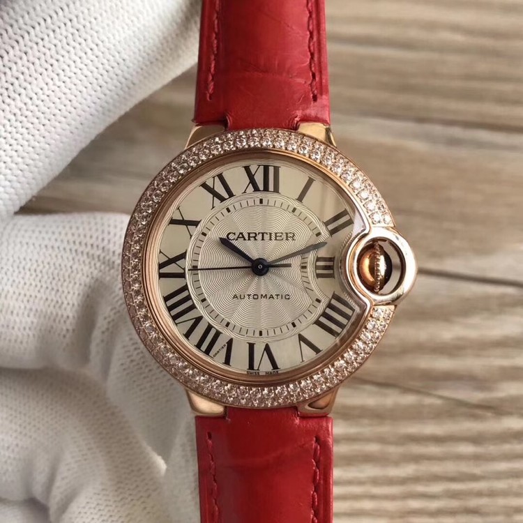 V6공장 까르띠에 발롱블루 33mm 로즈골드 금장 다이아케이스 화이트다이얼 레드가죽스트랩