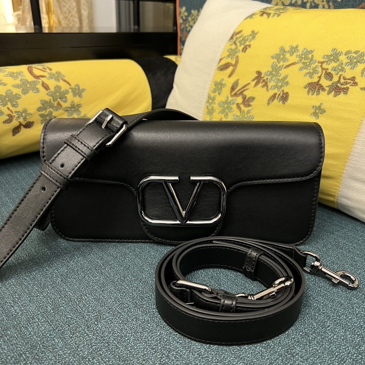 발렌티노 가라바니 V로고 크로스 숄더백 (금장, 은장 하드웨어) 27cm
