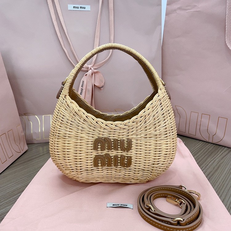 미우미우 마테라쎄 완더 라탄 라피아백 MIU MIU 5BC125